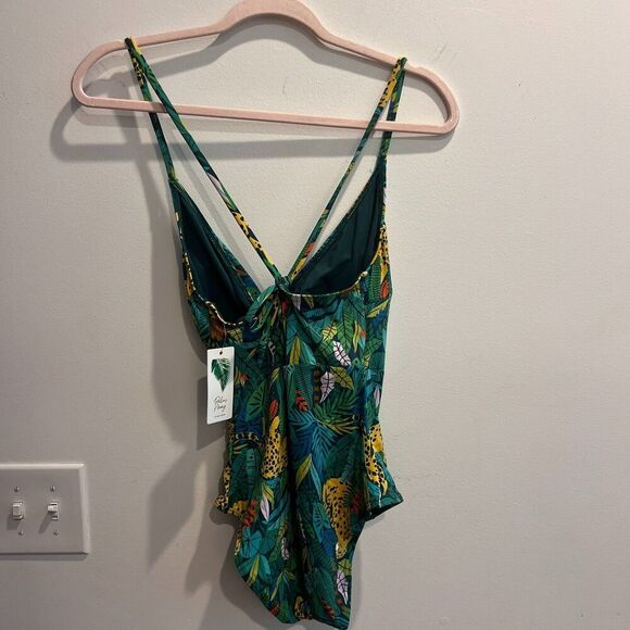 Palms Away By Red Dress Women Green One Piece Swimsuit XS Island Oasis Print NWT - Picture 2 of 10
